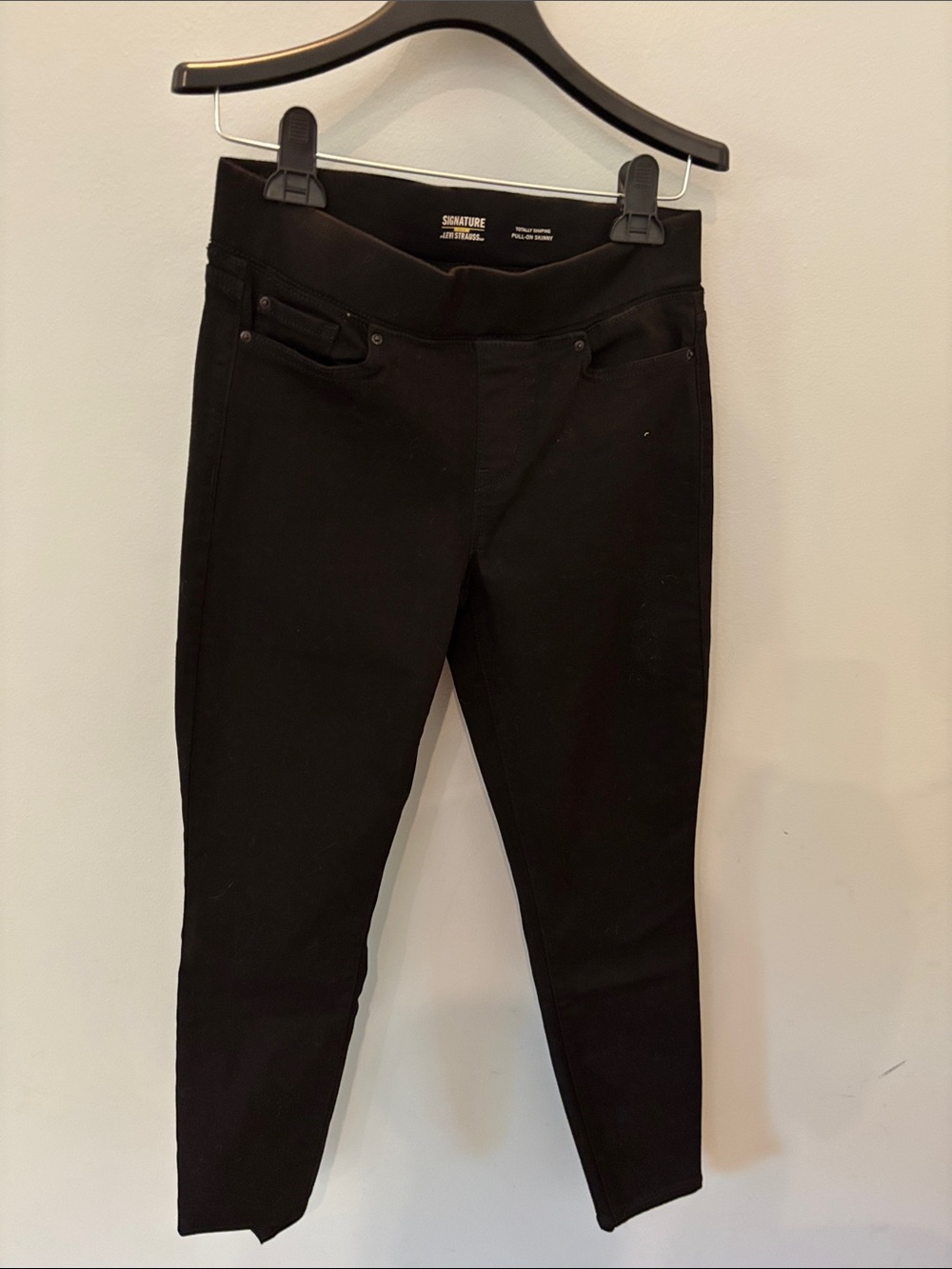 Signature by Levi Strauss Black Pull-On Women’s Jeggings